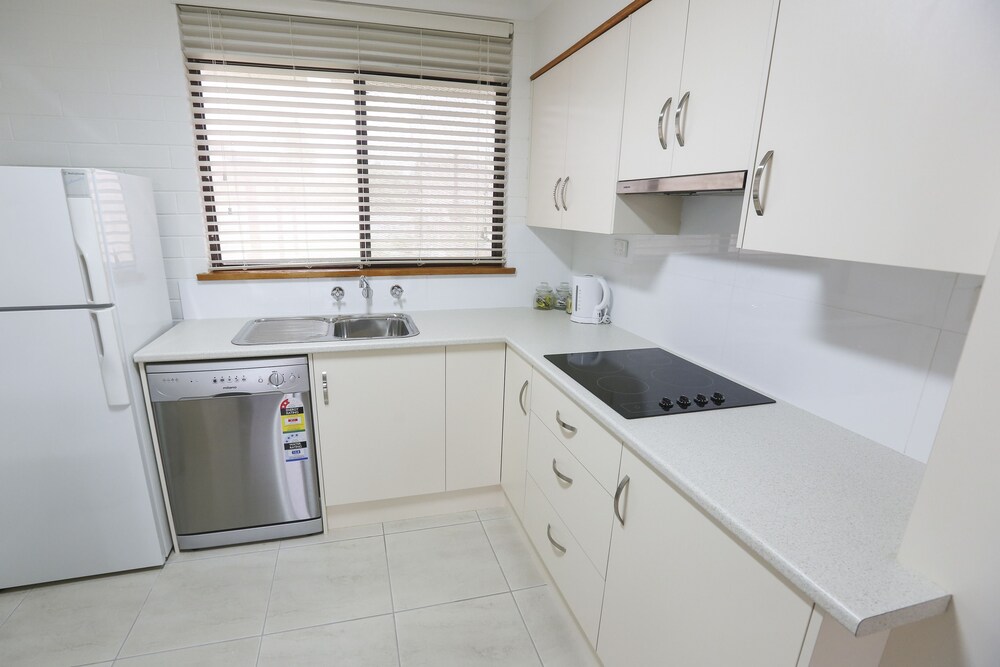 Private kitchen, Mildura Holiday Villas