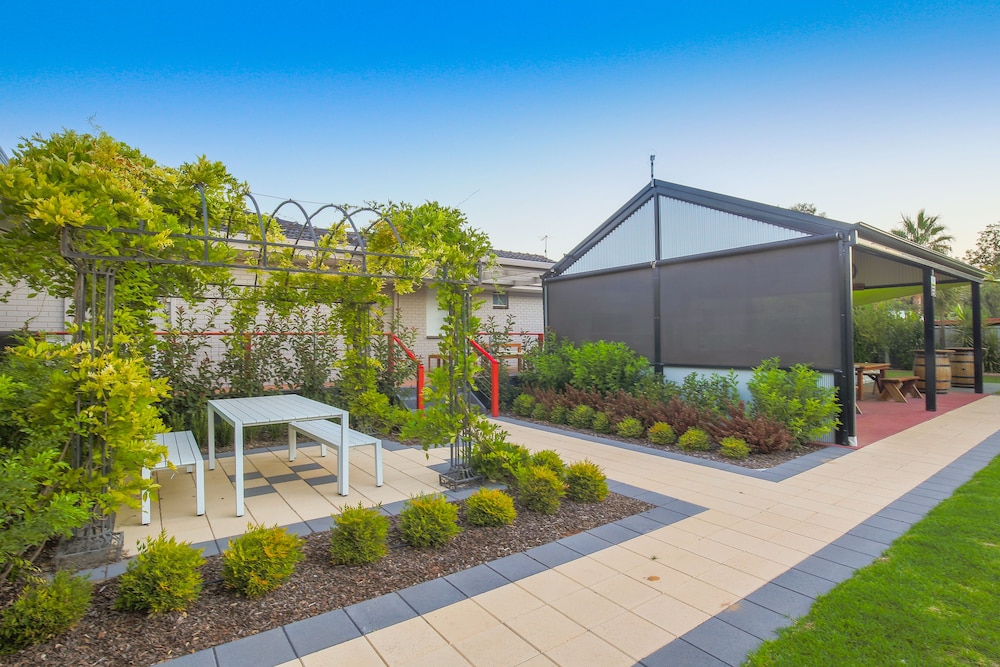 Interior entrance, Mildura Holiday Villas