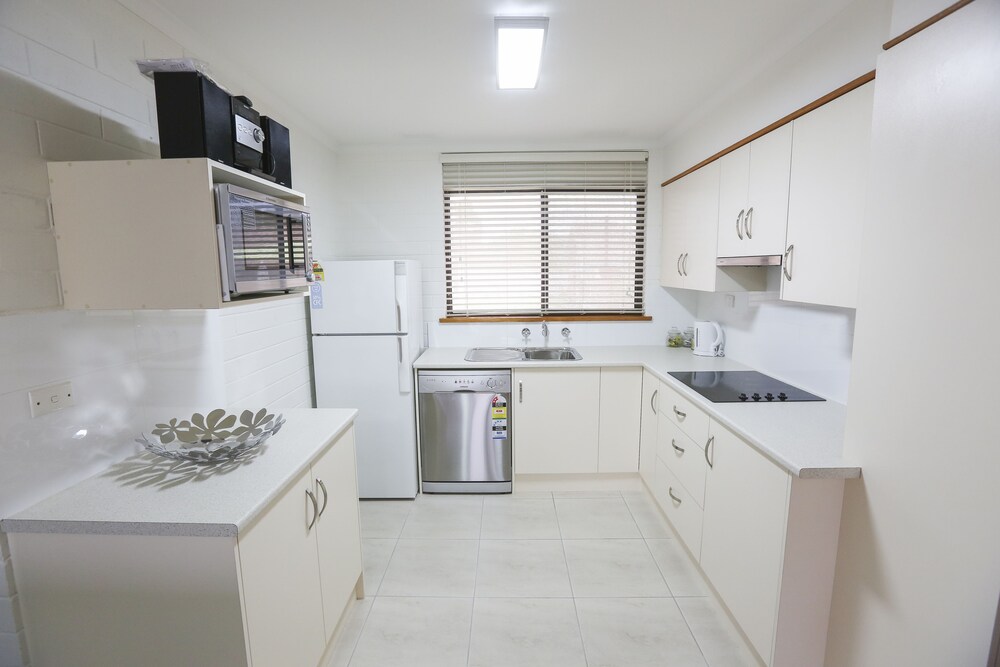 Private kitchen, Mildura Holiday Villas