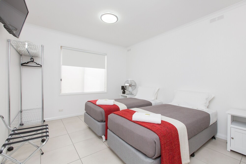 Room, Mildura Holiday Villas