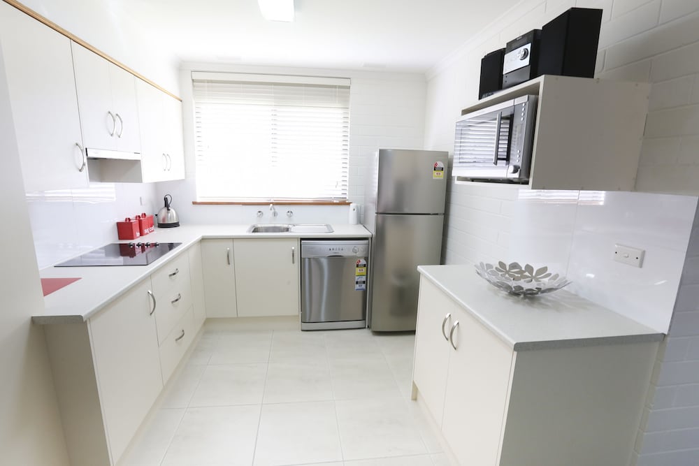 Private kitchen, Mildura Holiday Villas