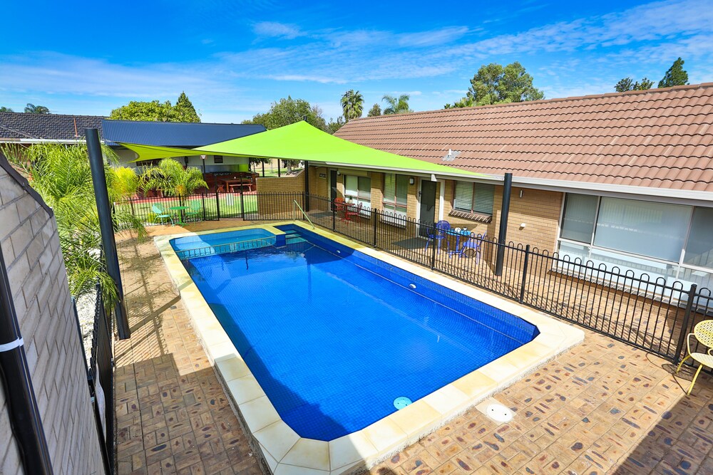 Pool, Mildura Holiday Villas