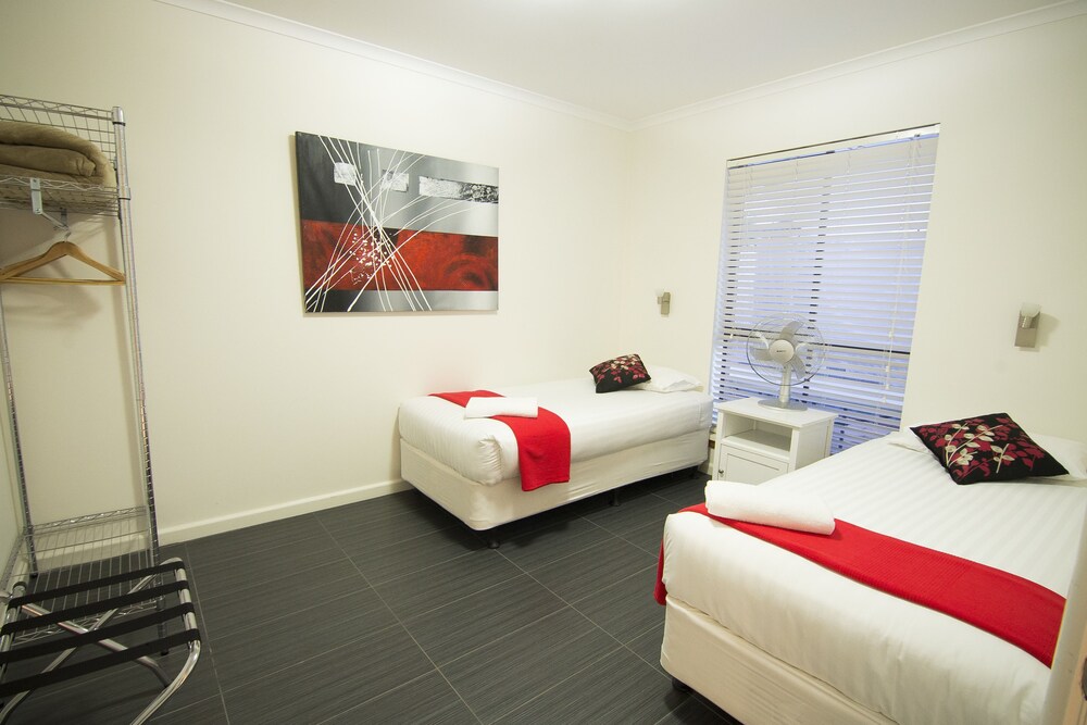 Room, Mildura Holiday Villas