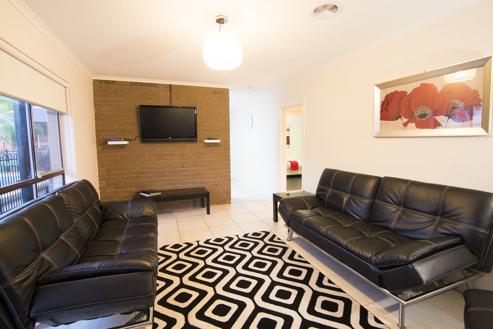 Living room, Mildura Holiday Villas