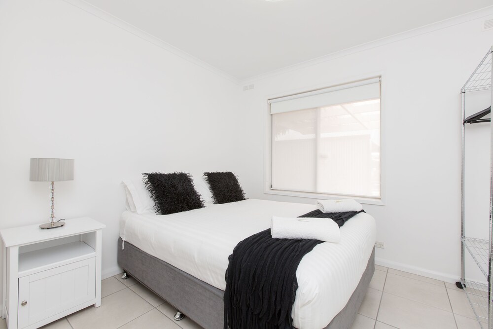 Room, Mildura Holiday Villas