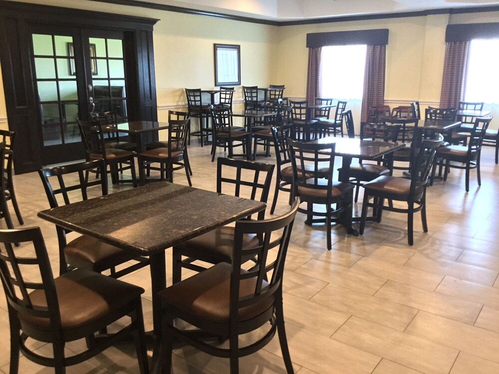 Days Inn & Suites by Wyndham Galveston West/Seawall in Galveston Best