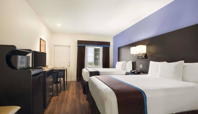 Days Inn Suites By Wyndham Galveston West Seawall In Galveston