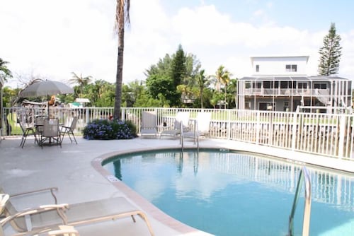 Edgewater Inn In Fort Myers Beach Hotel Rates Reviews Orbitz