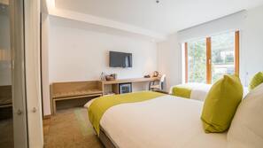 Premium bedding, minibar, in-room safe, desk