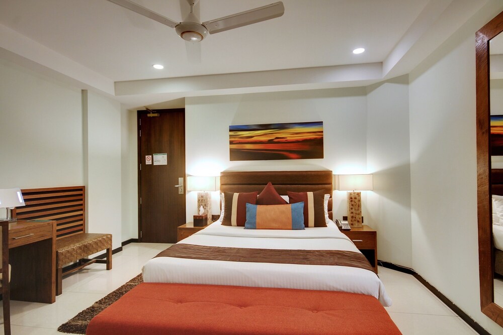 The Somerset Hotel 2018 Room Prices Deals Reviews Expedia Exterior Featured Image