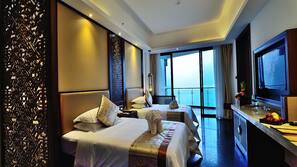 1 bedroom, premium bedding, minibar, in-room safe