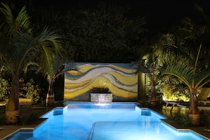 Outdoor pool, sun loungers