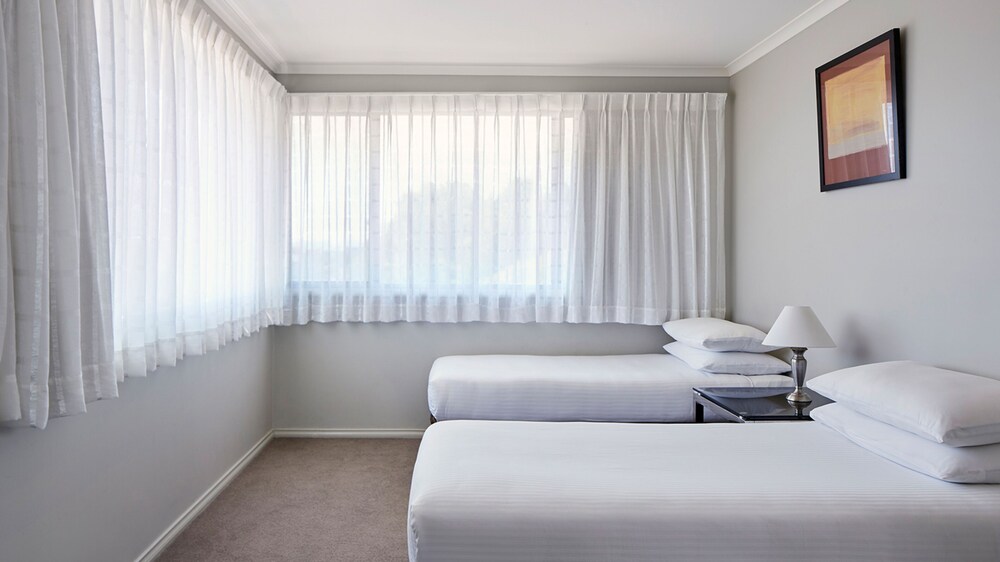 Pinnacle Apartments