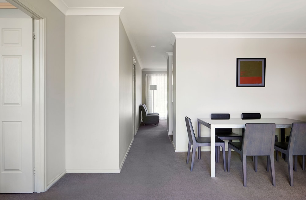 Pinnacle Apartments