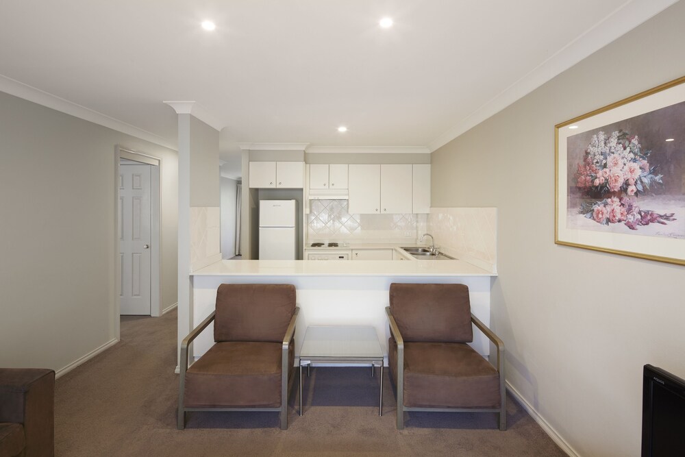 Pinnacle Apartments
