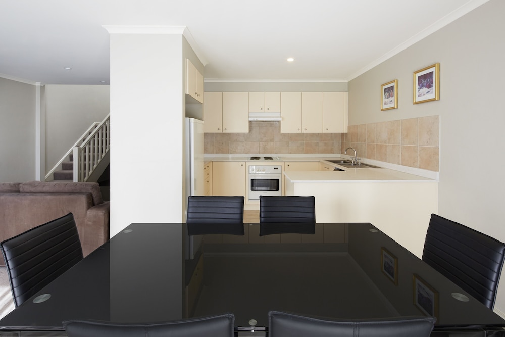 Pinnacle Apartments