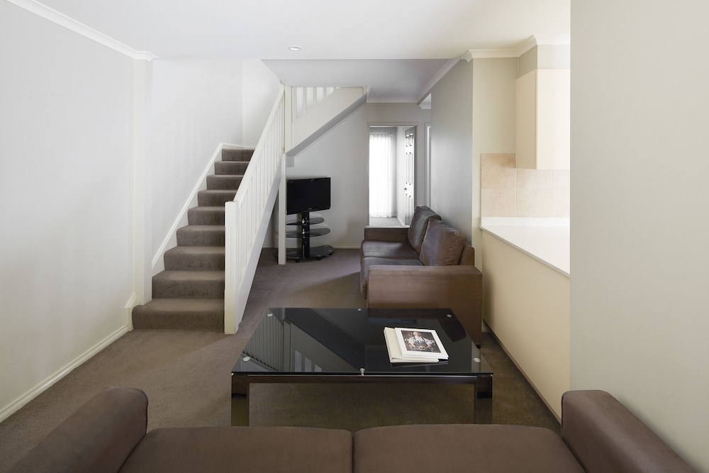 Pinnacle Apartments