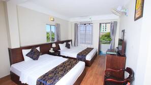 Minibar, in-room safe, desk, blackout curtains