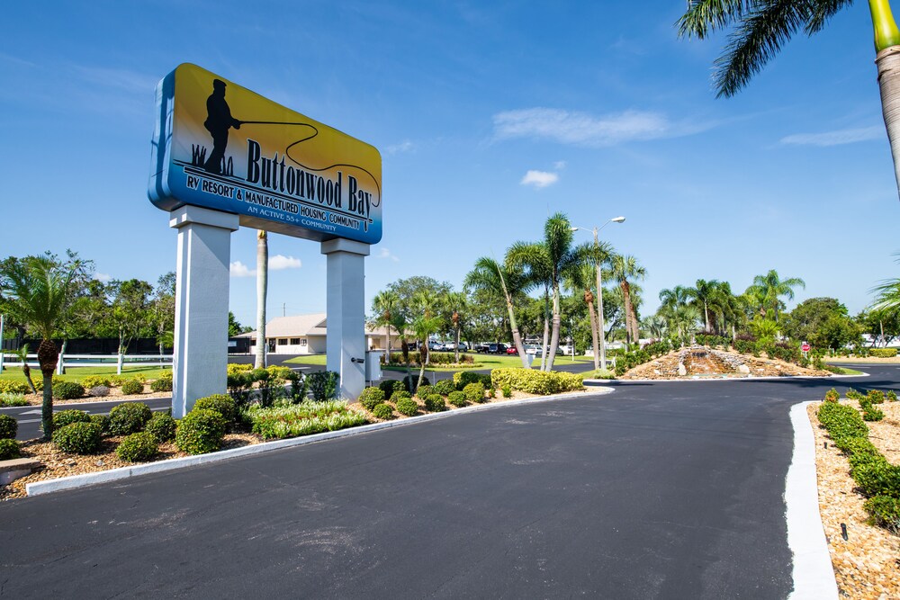 Room Deals for Buttonwood Bay RV Resort, Sebring starting at Hotwire