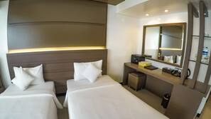 In-room safe, individually decorated, individually furnished, desk