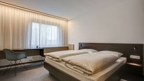 Desk, free cots/infant beds, free WiFi, linens