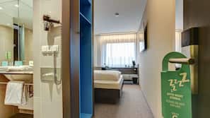 Desk, free cots/infant beds, free WiFi, linens