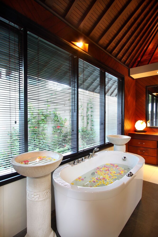 Airis Luxury Villas Spa In Ungasan Hotel Rates Reviews On Orbitz