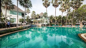 Outdoor pool, sun loungers