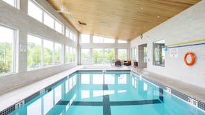 Indoor pool, pool loungers