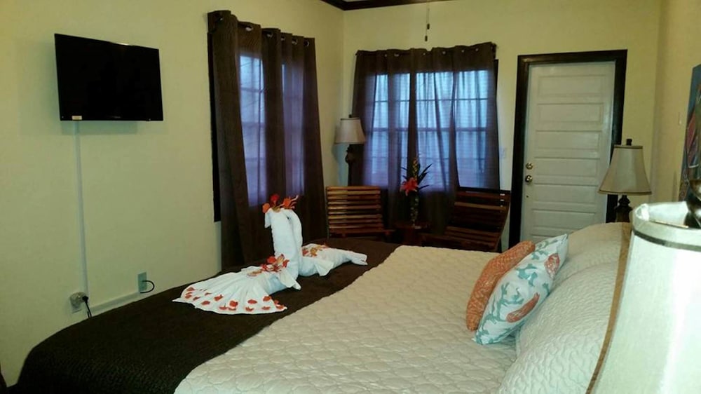 Ocean Tide Beach Resort 2018 Room Prices 75 Deals Reviews Expedia Ocean Tide Beach Resort 2 5 Out Of 0 View From Hotel Featured Image Guestroom