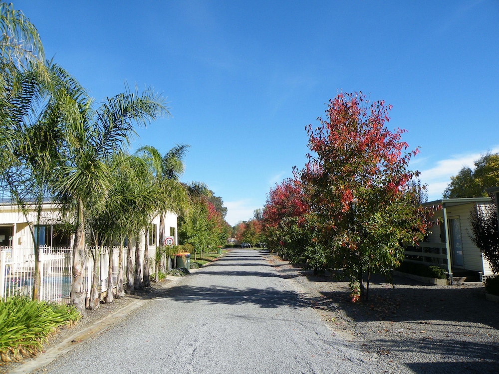 Lake Hamilton Motor Village & Caravan Park