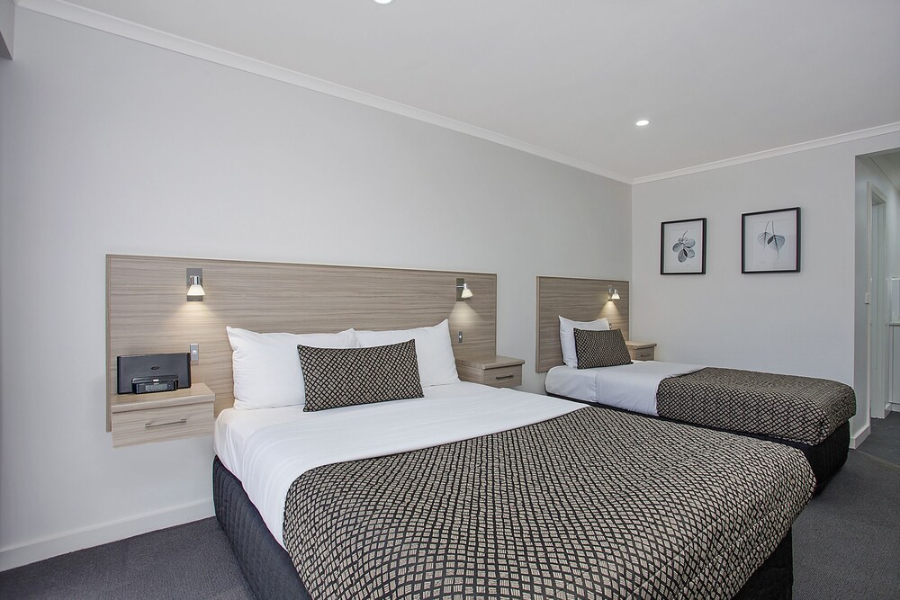 Hamilton Lonsdale Motel