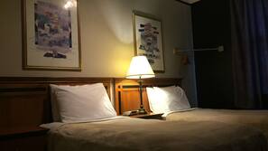 In-room safe, free WiFi, linens