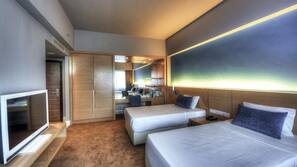 In-room safe, free cribs/infant beds, linens, wheelchair access