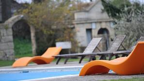 Indoor pool, 2 outdoor pools