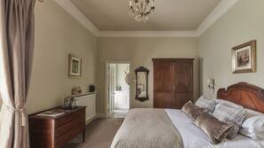 Premium bedding, in-room safe, individually decorated
