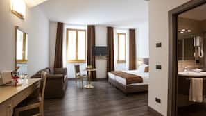 Een kluis op de kamer, een bureau, gratis babybedden, gratis wifi