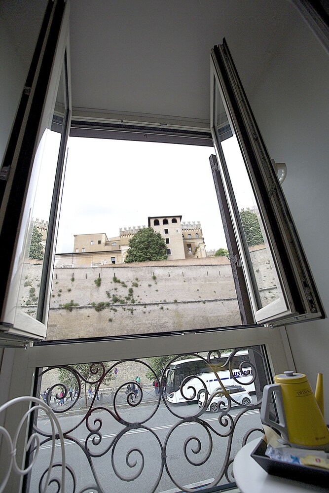 Rhome Hosting Guesthouse Rome Ita Lastminuteconz - 