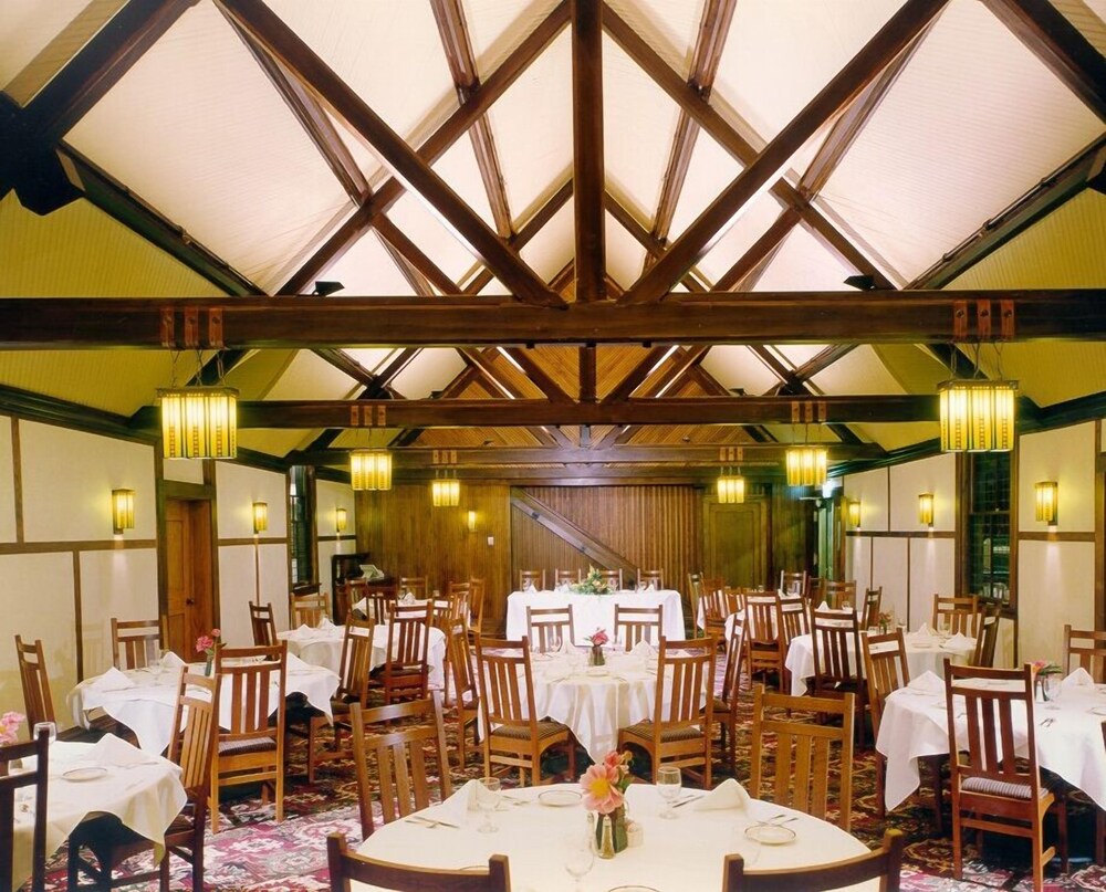 Dining, Roycroft Inn