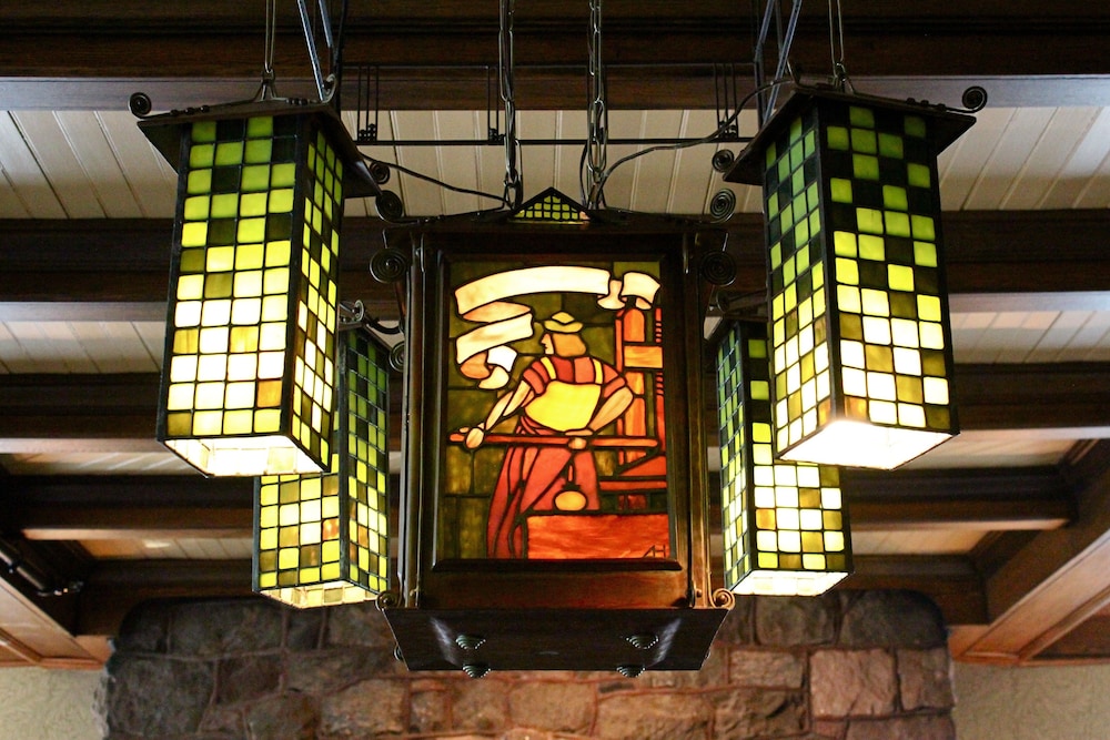 Roycroft Inn
