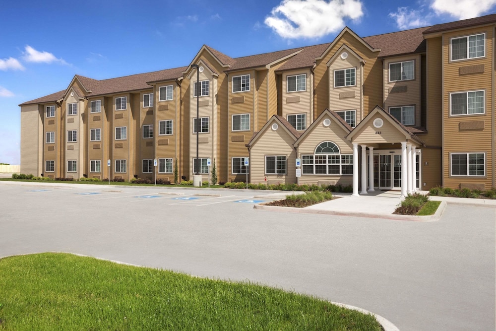 Microtel Inn & Suites by Wyndham Kenedy in Three Rivers, United States