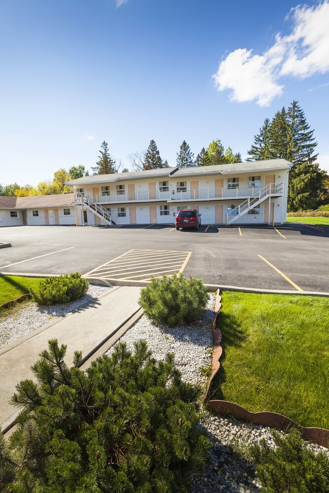 Embassy Inn Motel, Ithaca 75 Room Prices & Reviews Travelocity