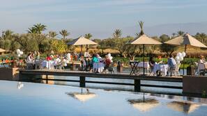 Indoor pool, 3 outdoor pools, pool umbrellas, sun loungers