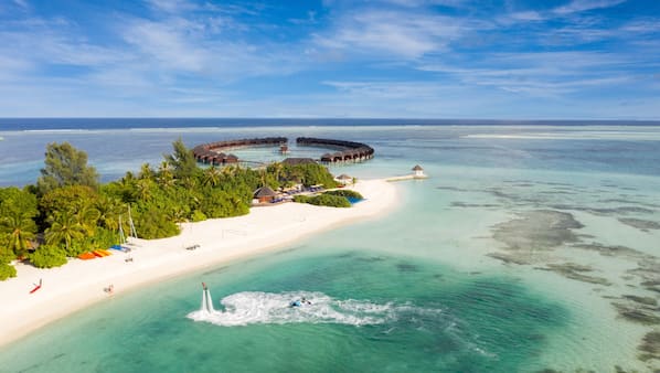 On the beach, sun-loungers, scuba diving, snorkelling