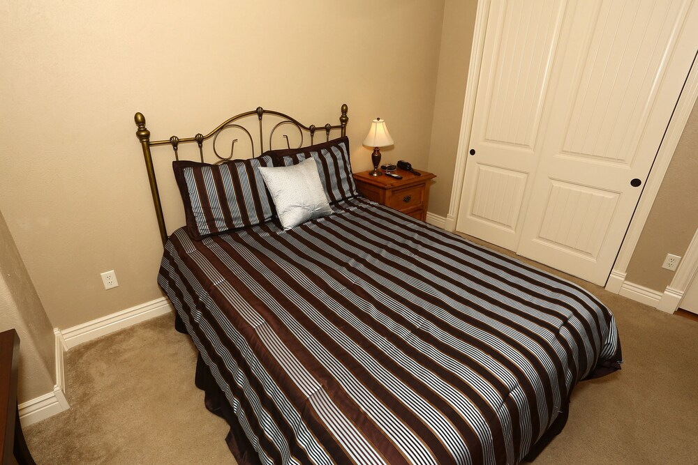 Eagle's Nest Condo Resort, Branson 359 Room Prices & Reviews