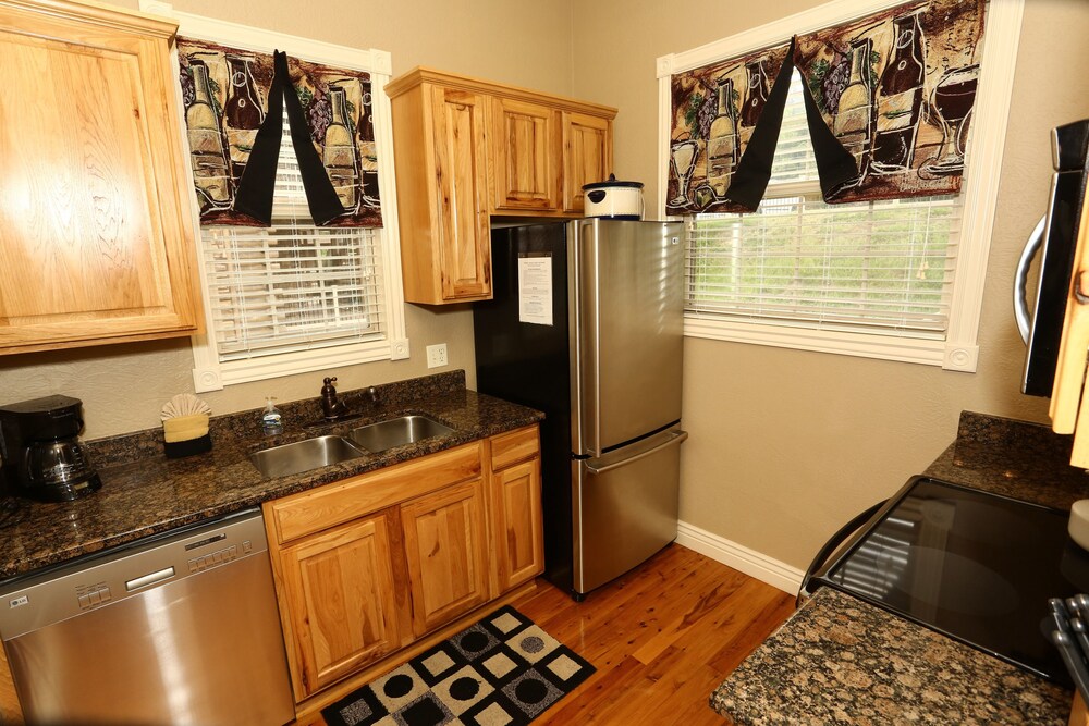 Eagle's Nest Condo Resort, Branson Room Prices & Reviews Travelocity