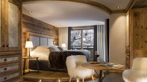 Premium bedding, in-room safe, individually decorated, desk