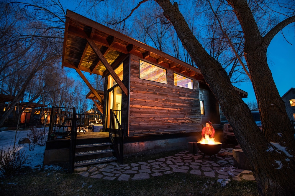 Fireside Resort 2018 Room Prices 133 Deals Reviews Expedia Featured Image