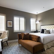 Pet Friendly Hotels In Downtown Oklahoma City Find 220 Hotel Ambador Hotel Oklahoma City Autograph Collection