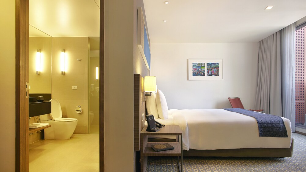 Holiday Inn Express Bangkok Sathorn An Ihg Hotel In Bangkok Best Rates Deals On Orbitz